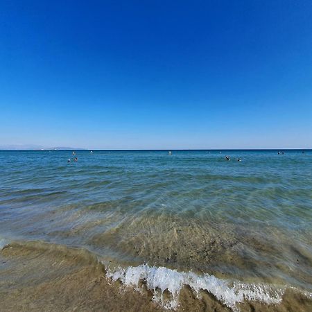 Artemis Bay Apartments Near Sea And Airport エクステリア 写真