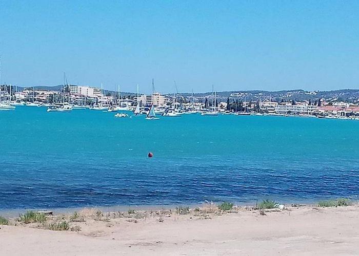 Artemis Bay Apartments Near Sea And Airport エクステリア 写真